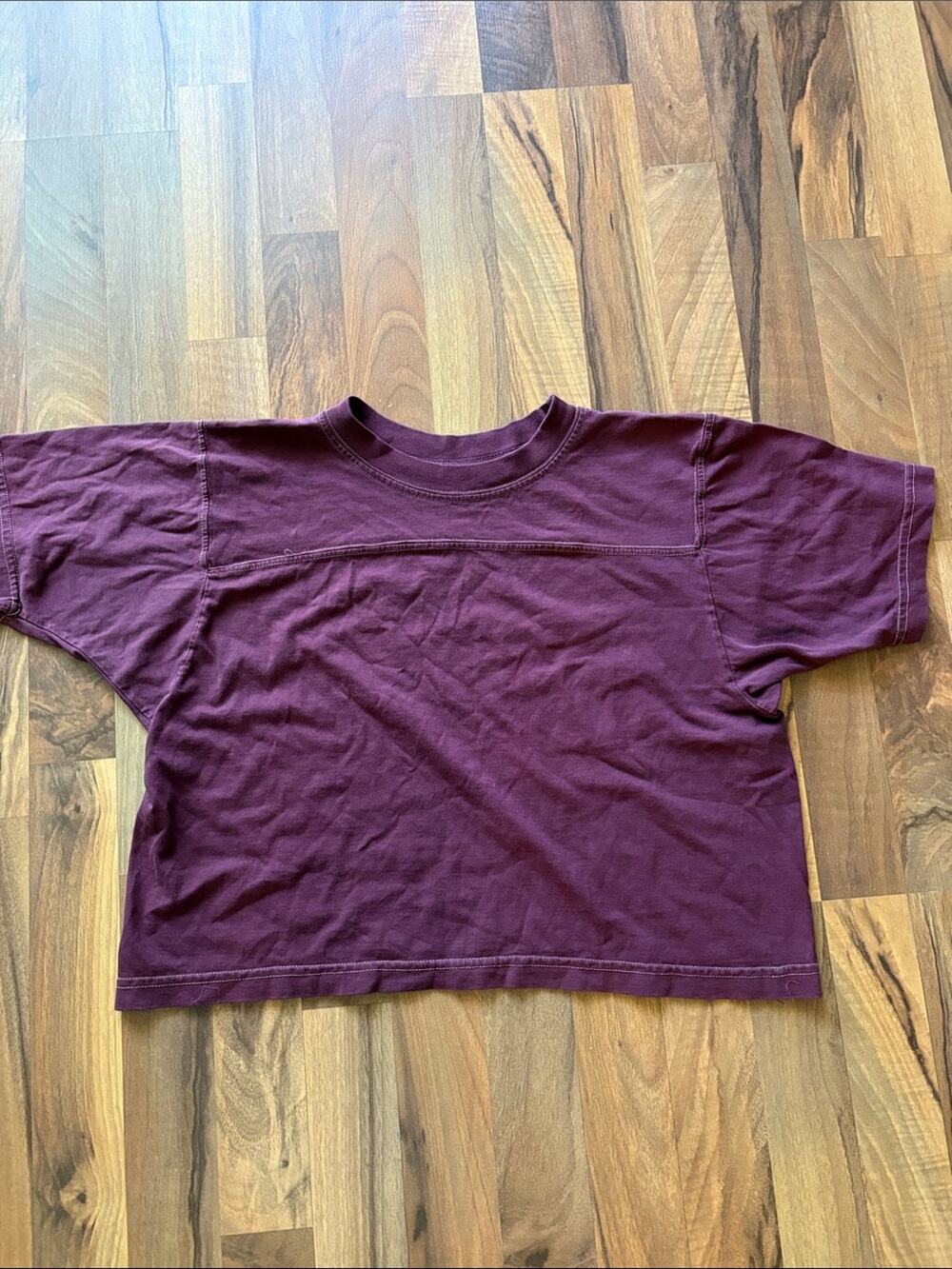 Urban Renewal Women’s Burgundy Boxy Cropped Short Sleeve Tee Size L
